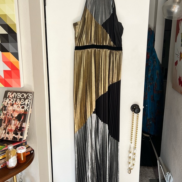 BCBGMAXAZRIA Metallic High Neck Evening Dress - Picture 4 of 7